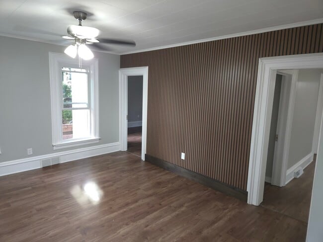 Building Photo - 10906 Woodstock St