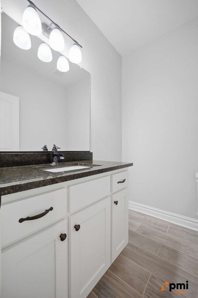 Building Photo - Stunning 5 Bedroom Waterfront Home with 2 car garage