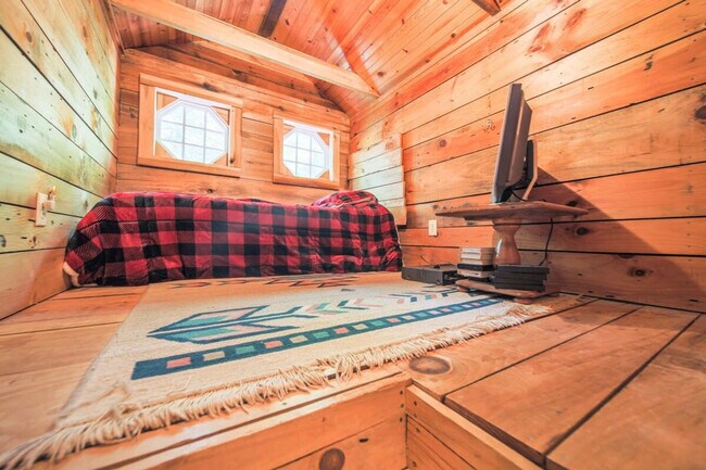 Building Photo - 195 Black Bear Dr