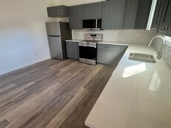 Building Photo - 20 Sanford Ave