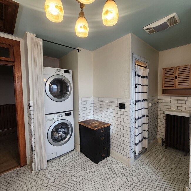 Building Photo - 510 W Galena St