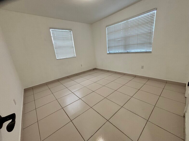 Building Photo - 2980 SW 25th St