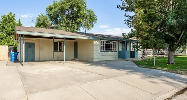 Primary Photo - This 3 bedroom, 2 bath, home has lots of c...