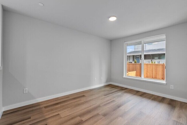Building Photo - Stunning Brand-New Ballard Townhome with Air Conditioning