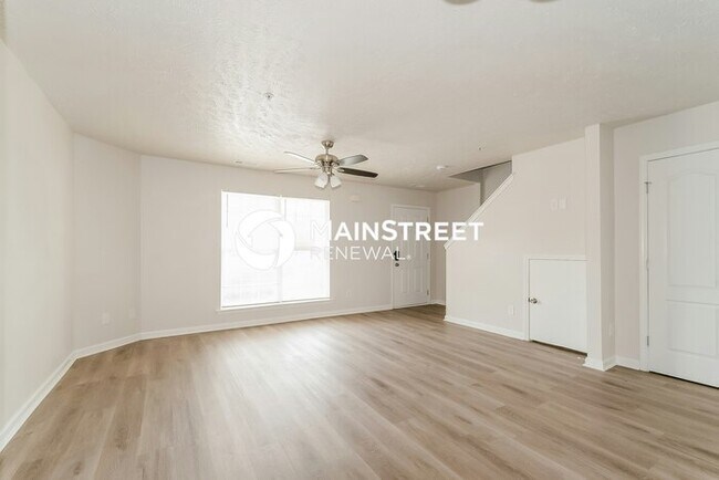 Building Photo - 3 Bedroom Pet-Friendly Home in La Vergne, TN with Main Street Renewal