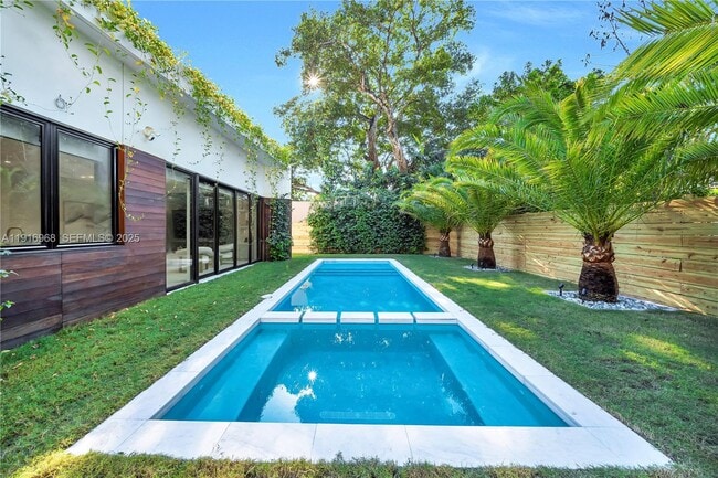 Building Photo - 34 SW 26th Rd