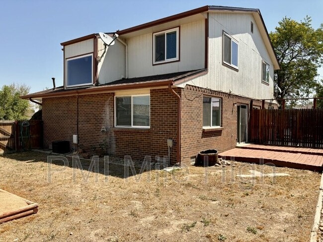 Building Photo - 470 Lone Pine St