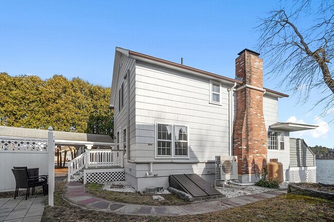 Building Photo - 52 Point Pleasant Rd