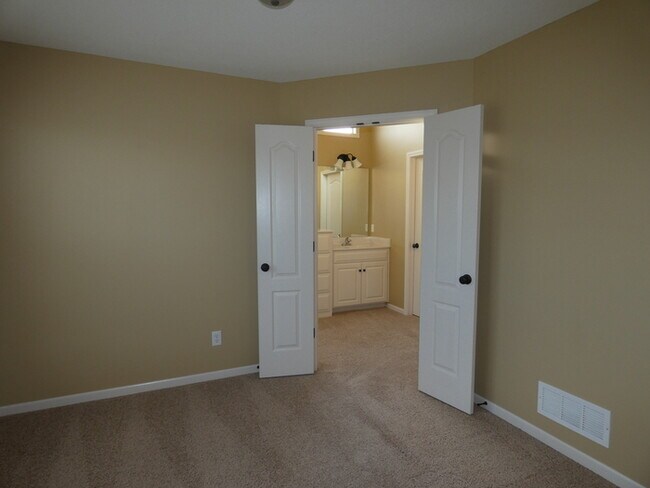 Building Photo - Beautifully Updated Home in Staley Area!