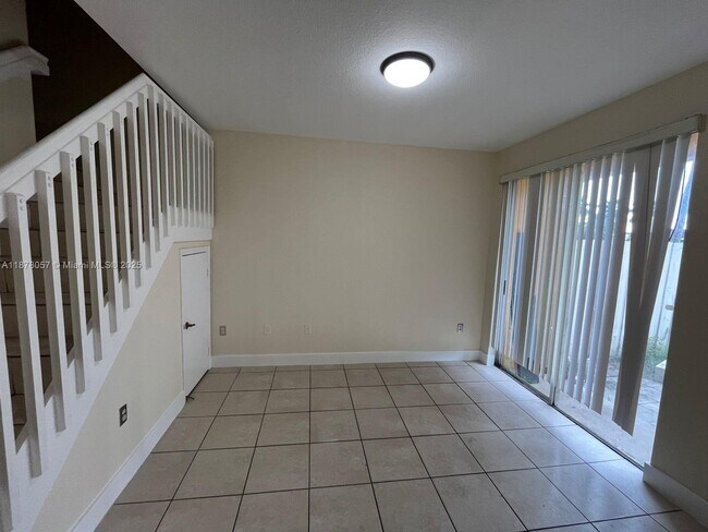 Building Photo - 10908 SW 240 Ln
