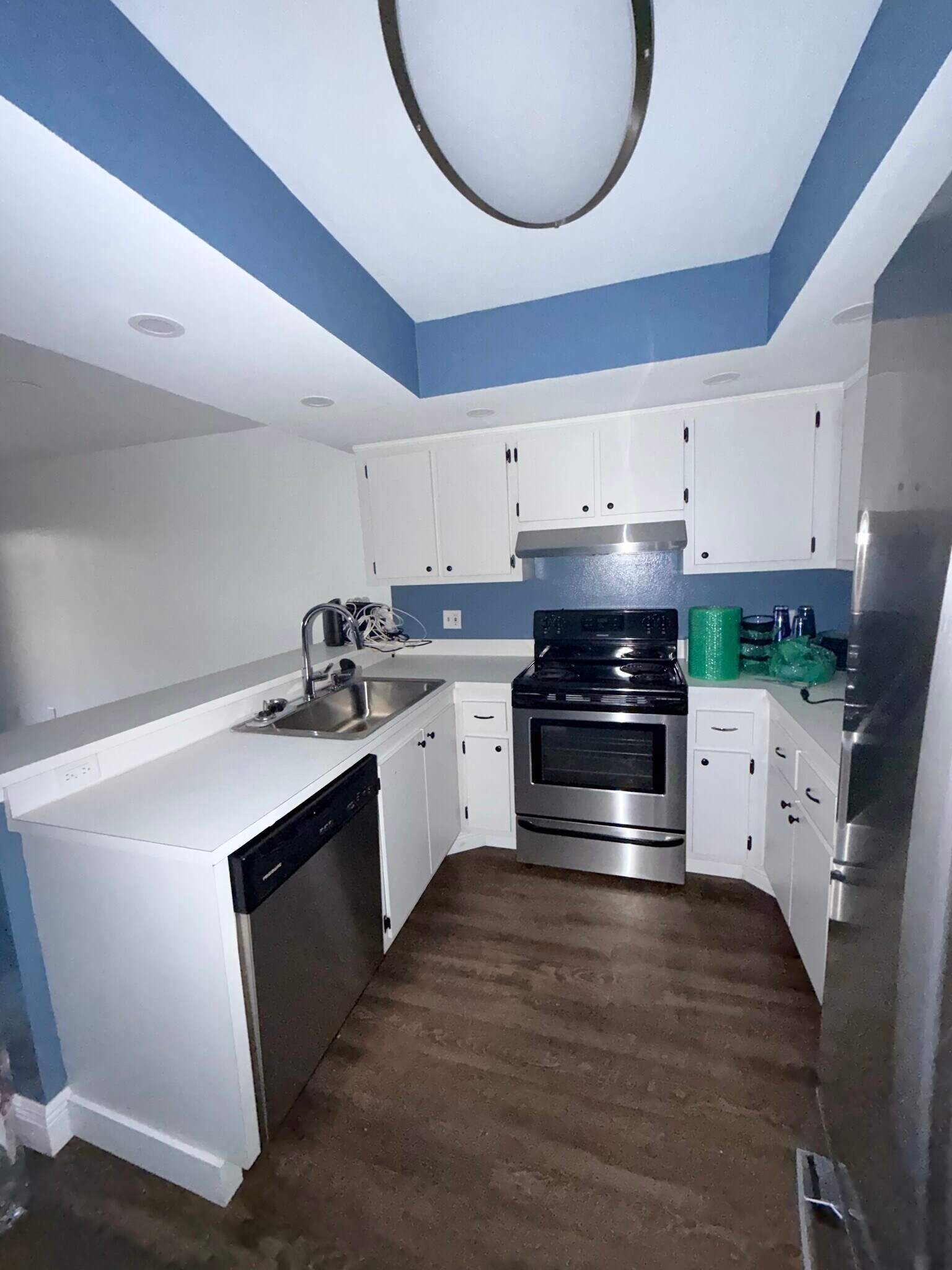 Building Photo - 5920 7th Ave W