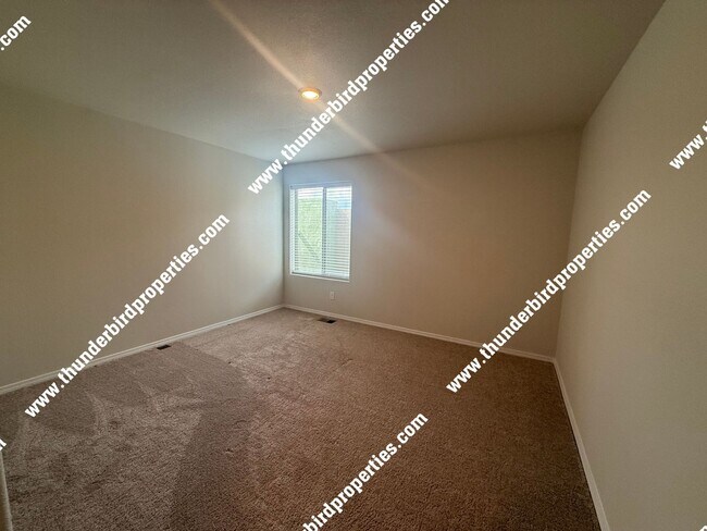 Building Photo - Beautiful 4 bedroom home near KAFB
