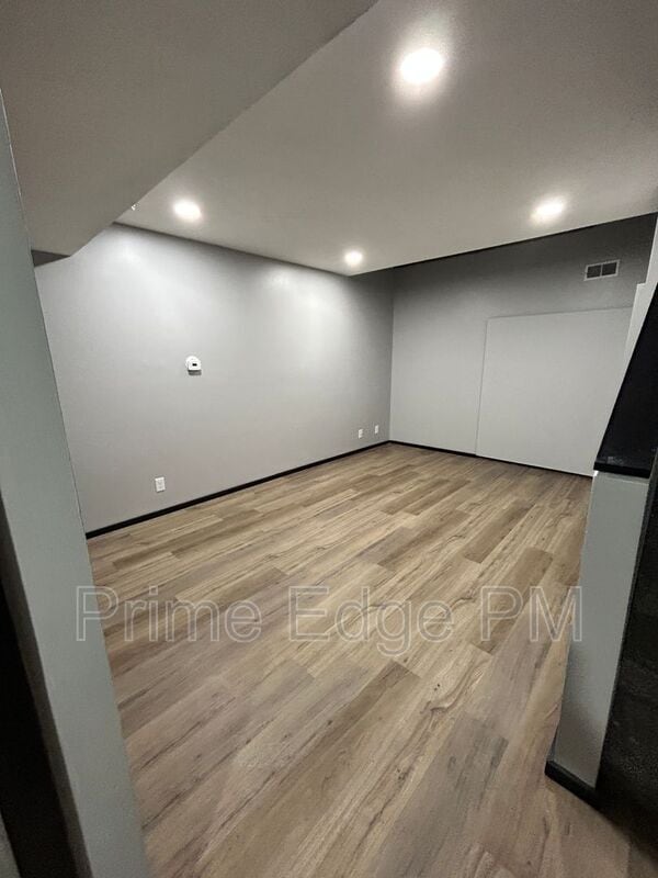 Building Photo - 1801 Ridgehaven Ct