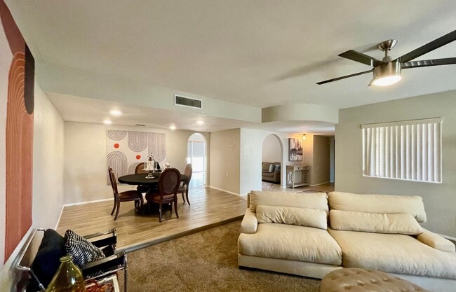 Building Photo - 2434 N Shade Tree Cir