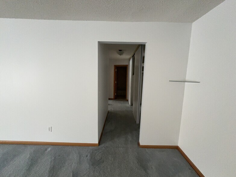 Building Photo - 4578 Cedar Lake Rd S