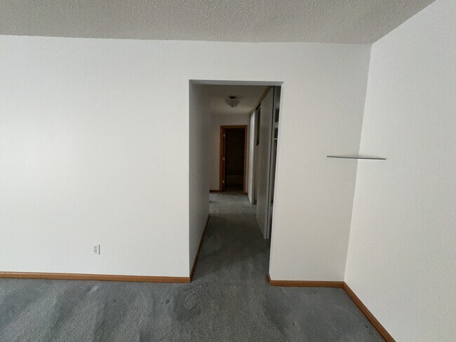 Building Photo - 4578 Cedar Lake Rd S