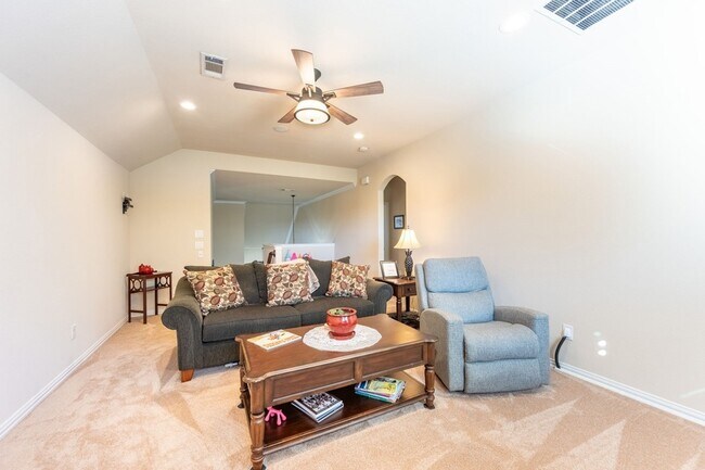 Building Photo - 810 Miramar Dr