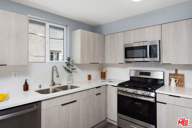 Building Photo - 1522 Cochran Ave