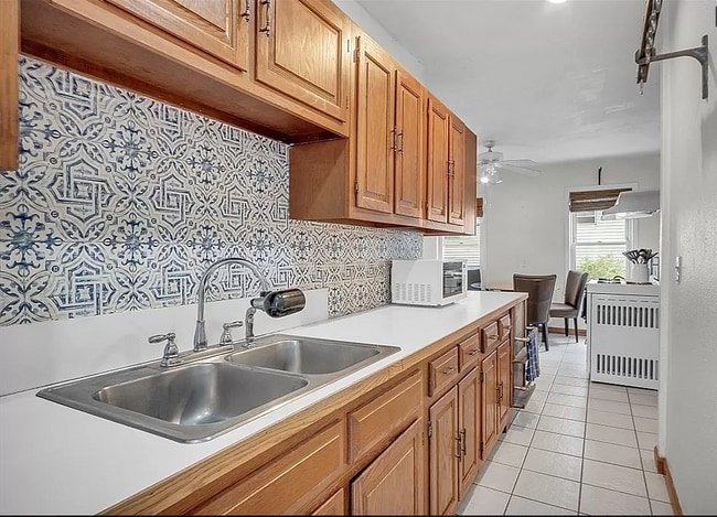 Building Photo - 62 Hamilton St