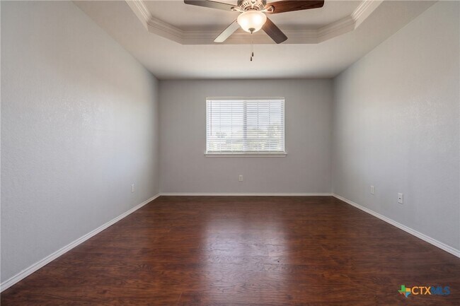 Building Photo - 5707 Montrose Dr