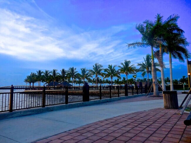 Building Photo - 4286 Harbor Blvd