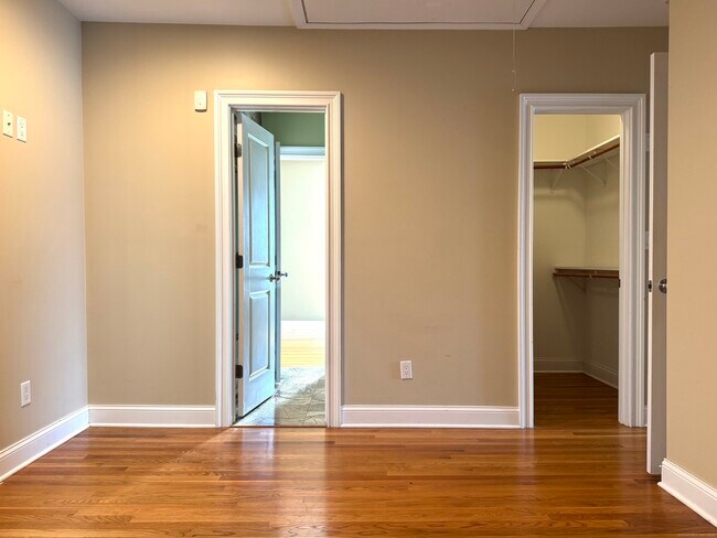 Building Photo - 776 Quinnipiac Ave