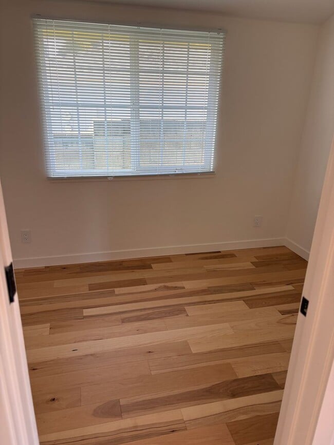 Building Photo - Aptos, Freshly Remodeled 3bd. 2ba. single ...