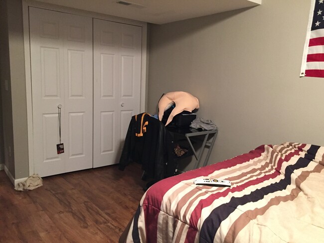 Building Photo - 5 bedroom house on the Westside - close to UIHC