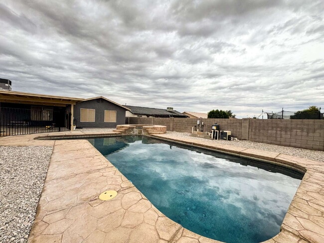 Building Photo - "Charming 3-Bedroom, 2 Bathroom Pool Home in Ocotillo!" HALF OFF FIRST MONTH'S RENT IF A LEASE IS...