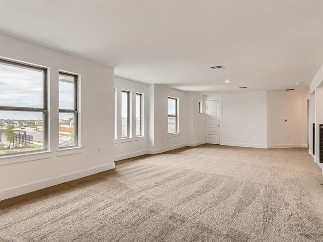 Building Photo - 9101 Spire View