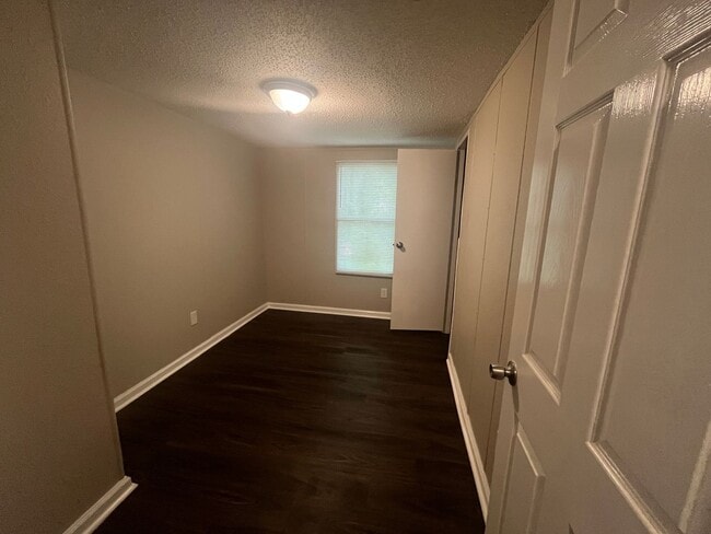 Building Photo - Nice Family home in Ward
