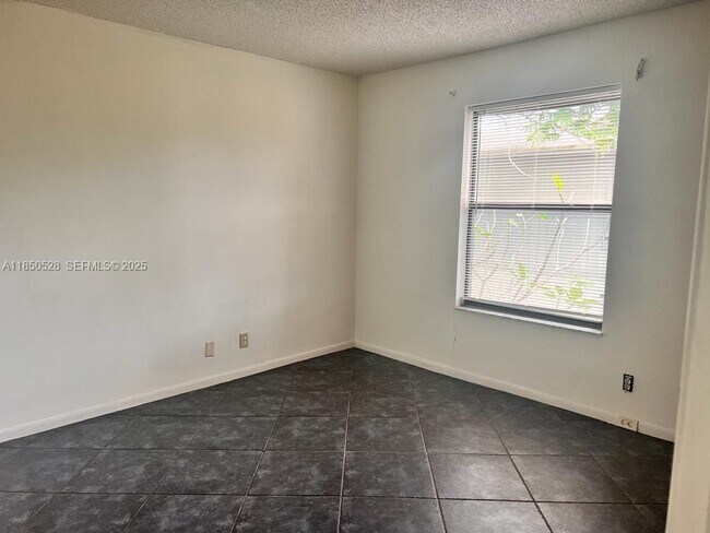 Building Photo - 17 Crossings Cir