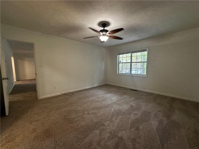 Building Photo - 2536 Country Lake Cir