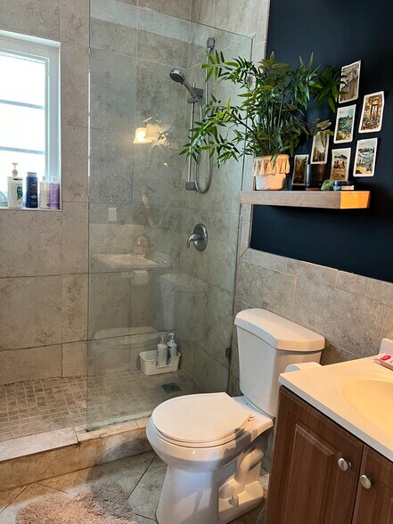 Building Photo - 831 10th St