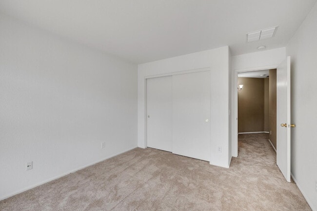 Building Photo - 42780 W Sunland Dr