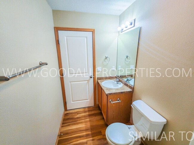Building Photo - 2-Bedroom, 2-Bath Townhome in Ankeny with Attached 2-Car Garage