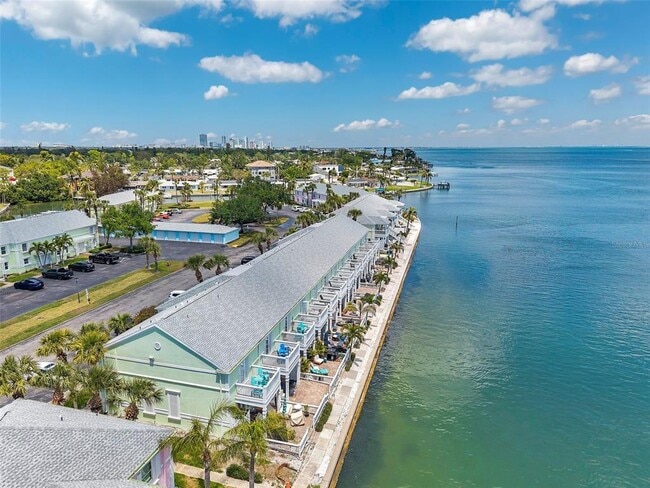 Building Photo - 4768 Coquina Key Dr SE