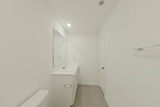 Building Photo - 814 Ginkgo Wy