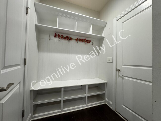 Building Photo - 1024 Laurel Twist Rd