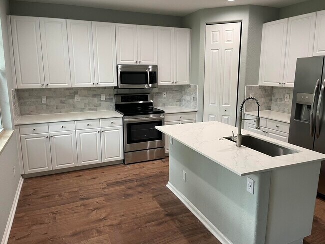 Building Photo - 4370 Legacy Ct