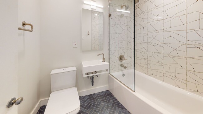 Building Photo - Modern Studio Apartment in Historic Buildi...