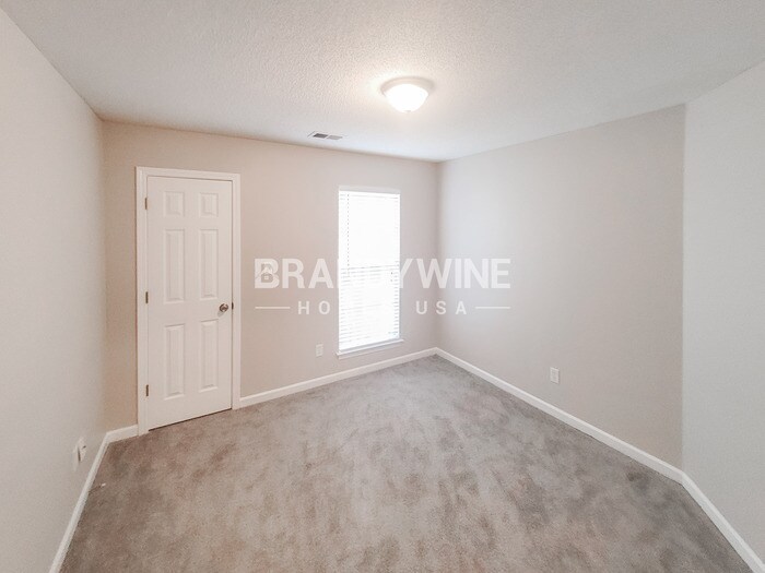 Building Photo - 9876 Brimfield Dr