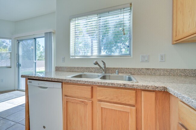 Building Photo - SW!! Southern Highlands!!! 4 Bedrooms!!!  ...