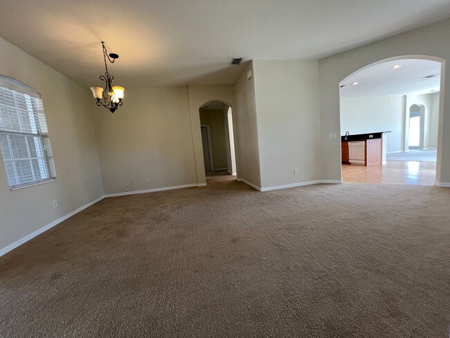 Building Photo - $2,195 ** Annual ** 4 Bedroom / 3 Bath * S...