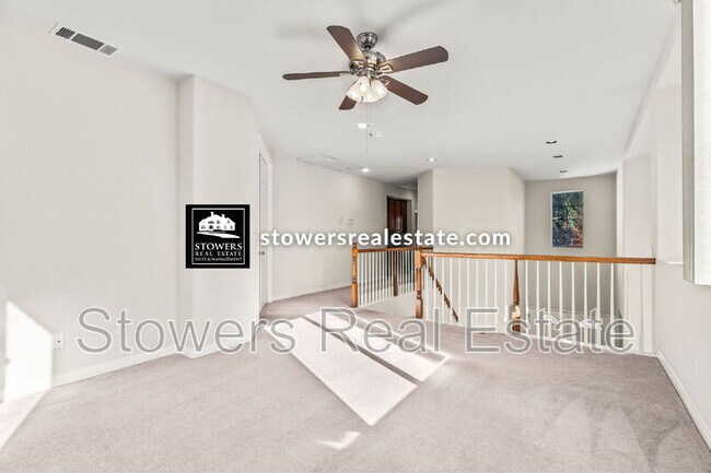 Building Photo - 1570 Eastlake Cir