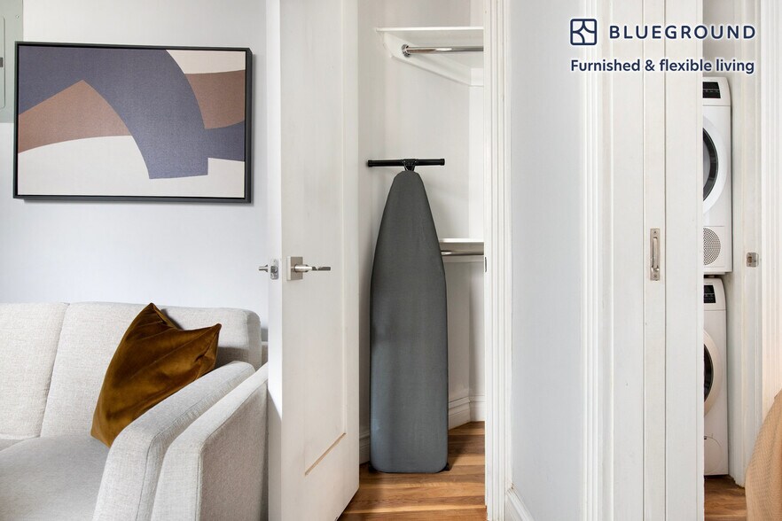 Building Photo - 52 Barrow St