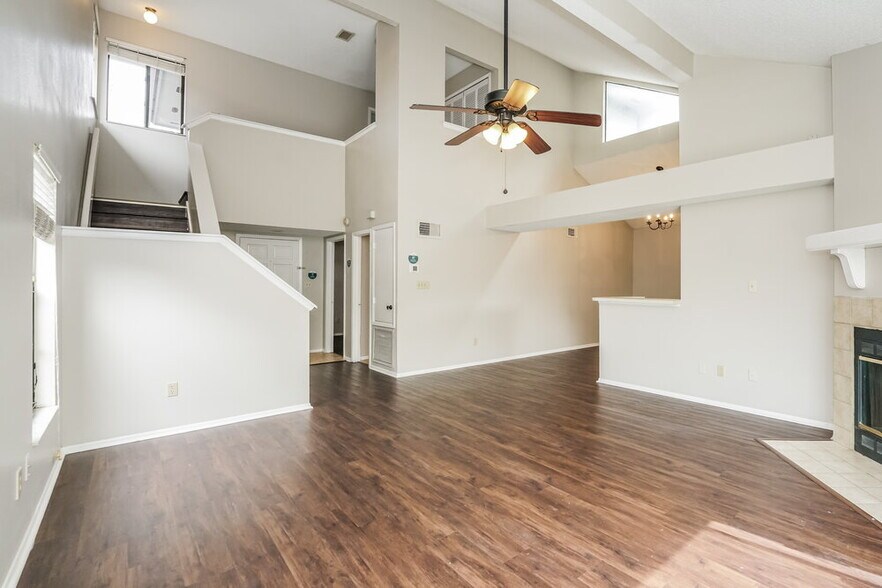 Building Photo - 3581 S St Lucie Dr