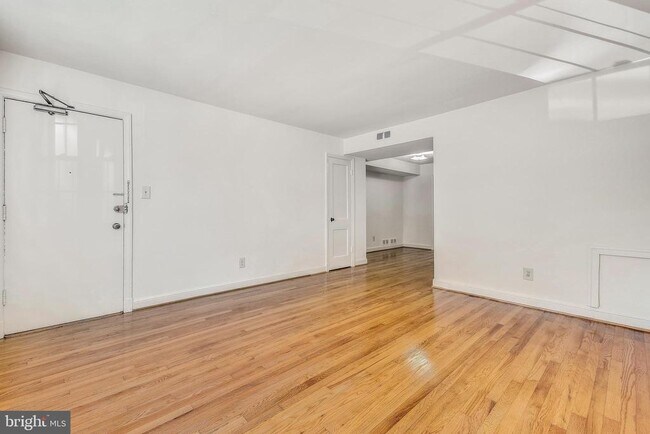 Building Photo - 7818 Tilbury St