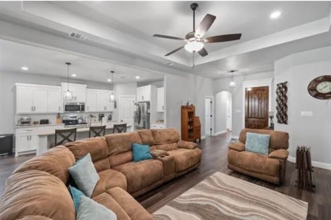 Building Photo - 1418 Cheyenne Trail