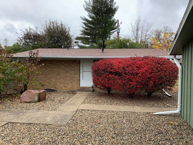 Primary Photo - 1115 Broadmoor Dr